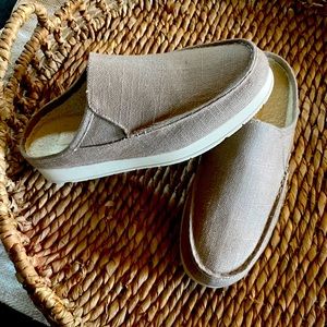 Barely worn, like new!